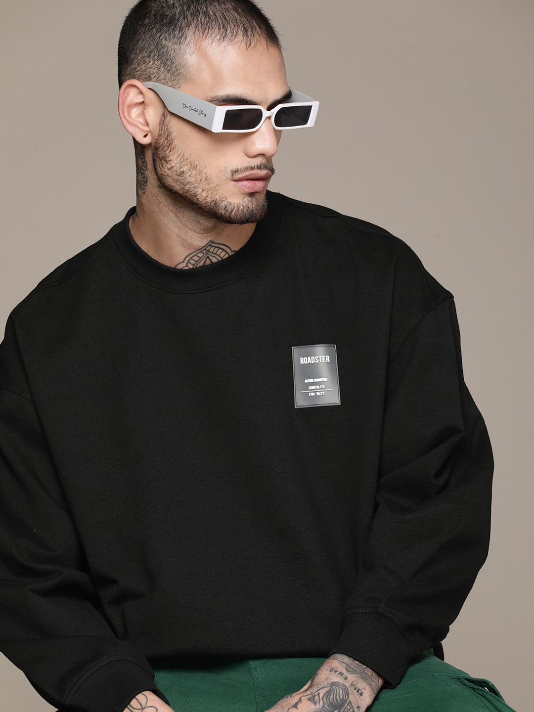

Roadster Men Sweatshirt with Applique Detail, Black