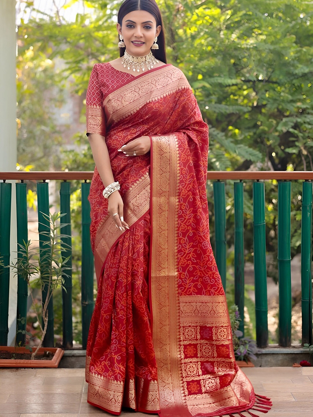 

Anouk Red & Gold-Toned Floral Printed Zari Pure Silk Banarasi Saree