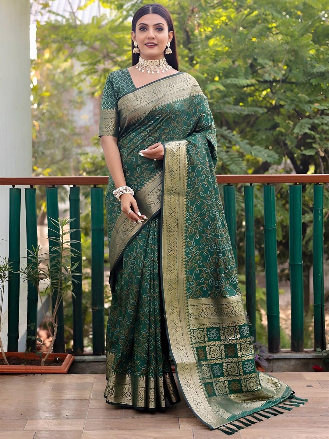 

Anouk Green Ethnic Motifs Woven Design Pure Silk Banarasi Saree