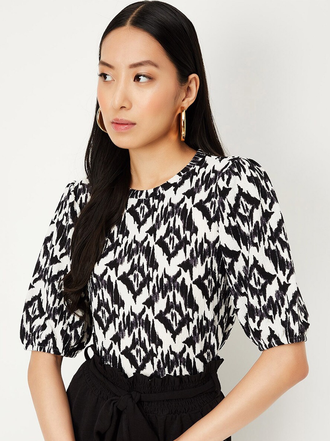 

max Monochrome Abstract Printed Puff Sleeve Top, Black