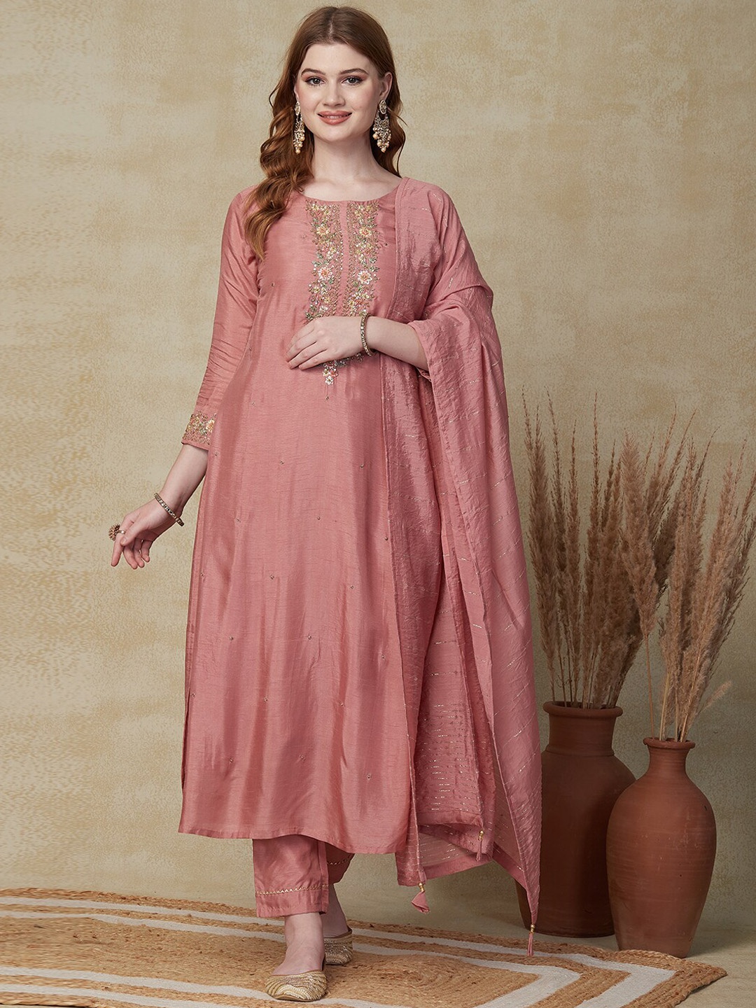 

FASHOR Rose Floral Embroidered Regular Straight Kurta & Trousers With Dupatta