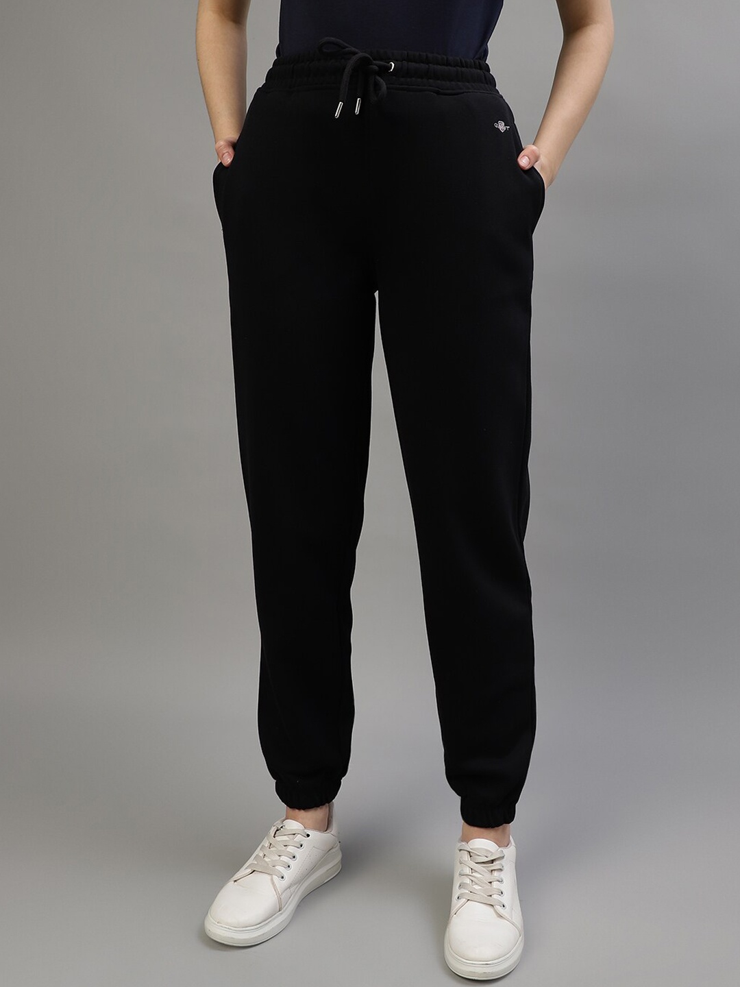 

GANT Women Mid-Rise Skinny Fit Joggers, Black