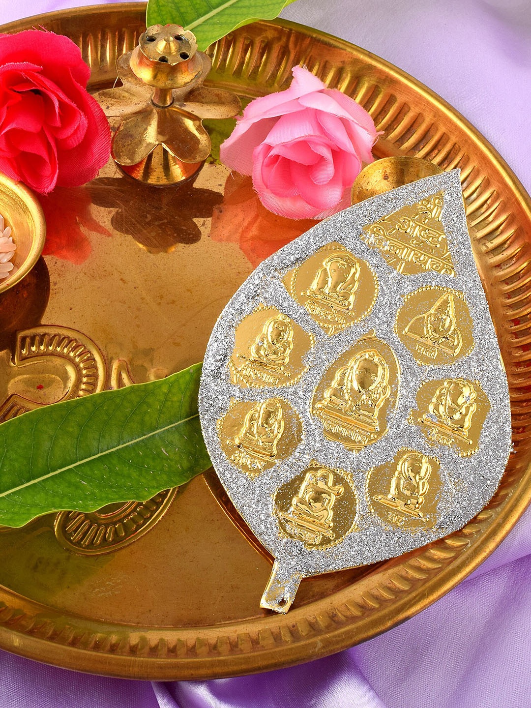 

MEMOIR Gold Plated & Silver Plated Drussy Leaf Brass Yantras