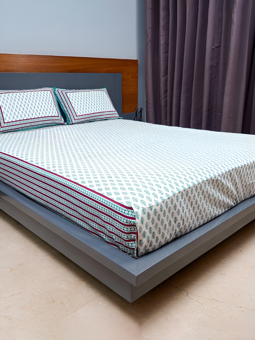 

inizio Green & White Ethnic Motifs Cotton 220 TC King Bedsheet with 2 Pillow Covers