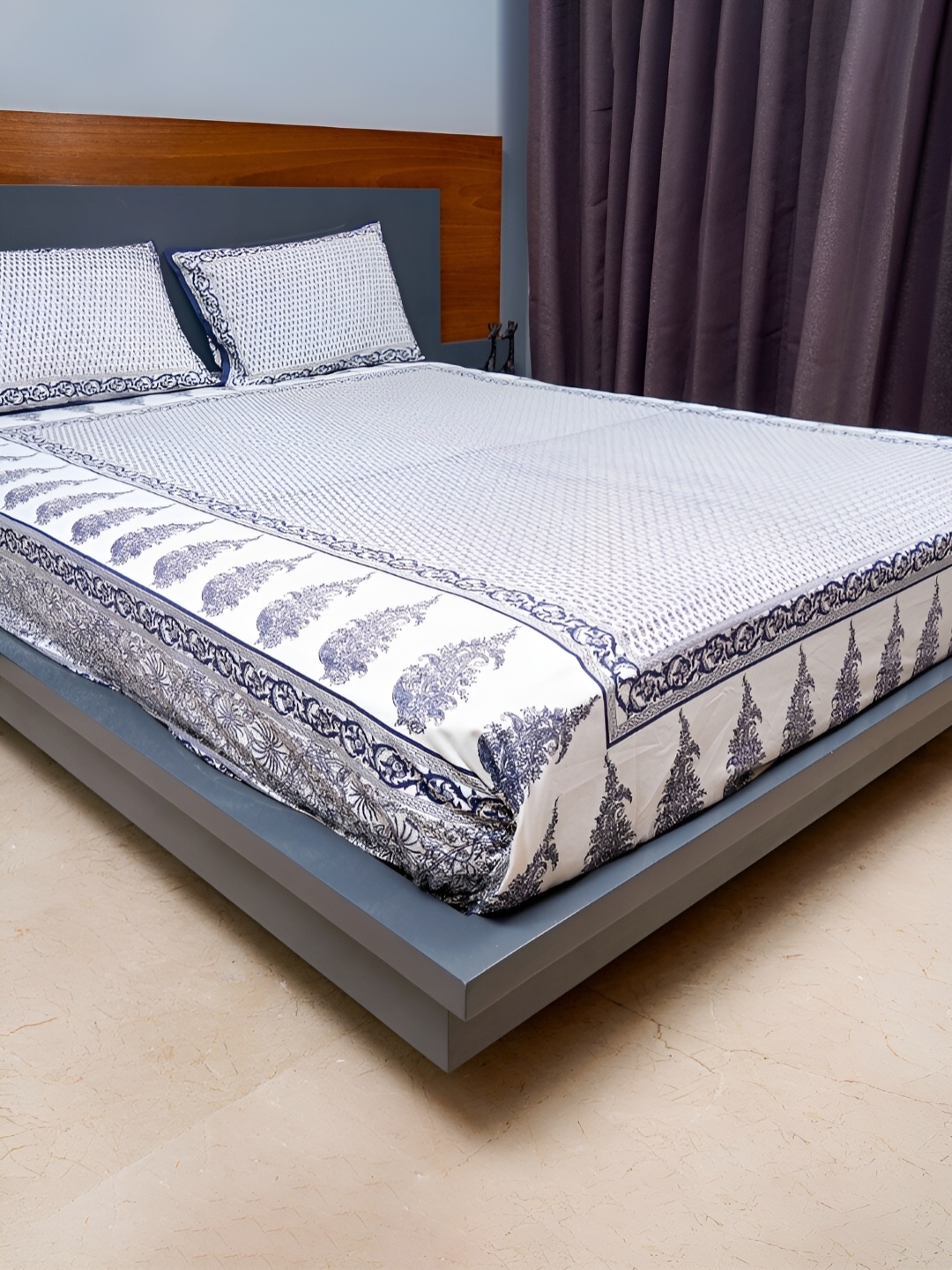 

inizio Blue & White Ethnic Motifs Cotton 220 TC King Bedsheet with 2 Pillow Covers