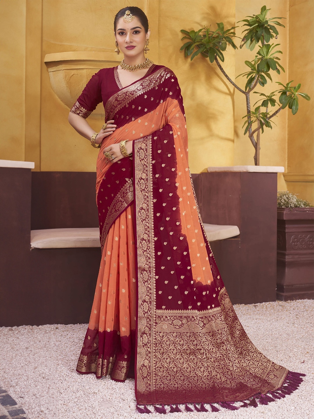 

DIVASTRI Ethnic Motifs Woven Design Zari Pure Georgette Banarasi Saree, Orange