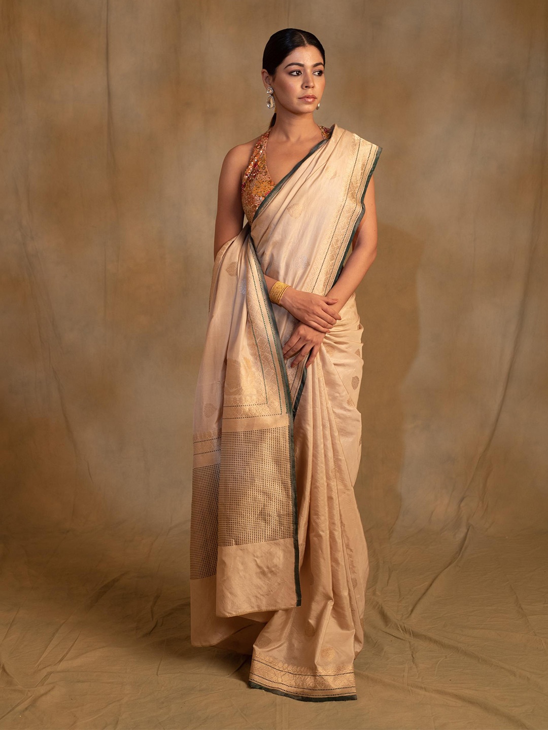 

PriyankaRaajiv Arshiya Beige Ethnic Motifs Woven Design Pure Silk Banarasi Saree