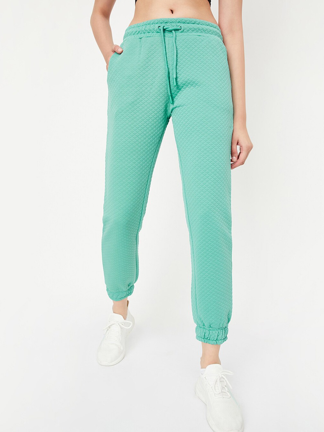 

max Women Textured Mid-Rise Joggers, Green