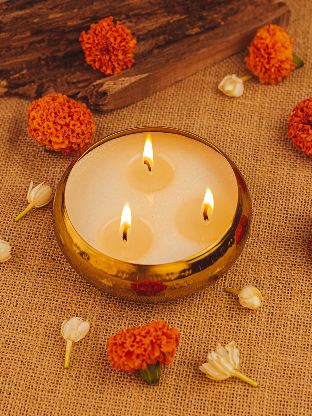 

AuraDecor Gold Toned Hammered Multi Wick Urli Candle
