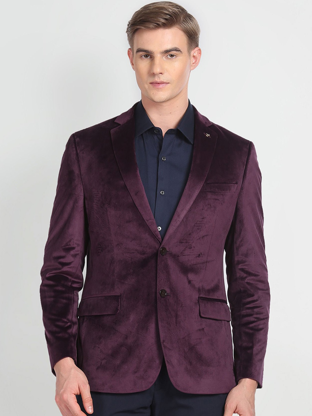 

Arrow Notched Lapel Long Sleeves Single-Breasted Tailored Fit Formal Blazer, Maroon