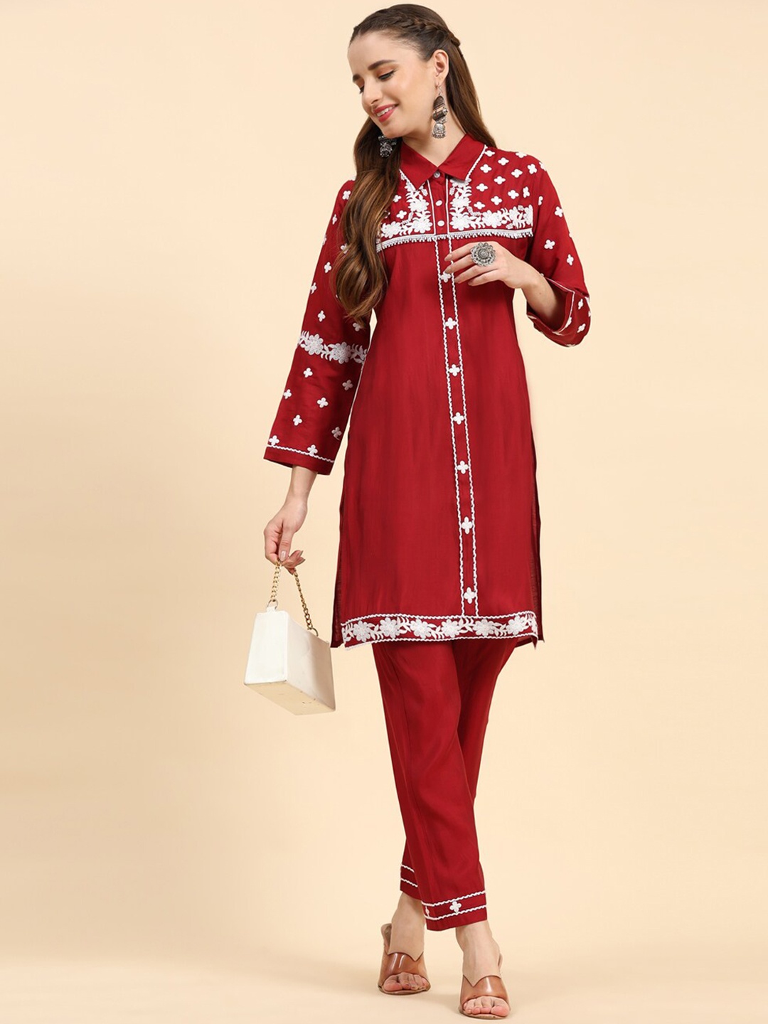 

Growish Floral Embroidered Kurta With Trouser, Red