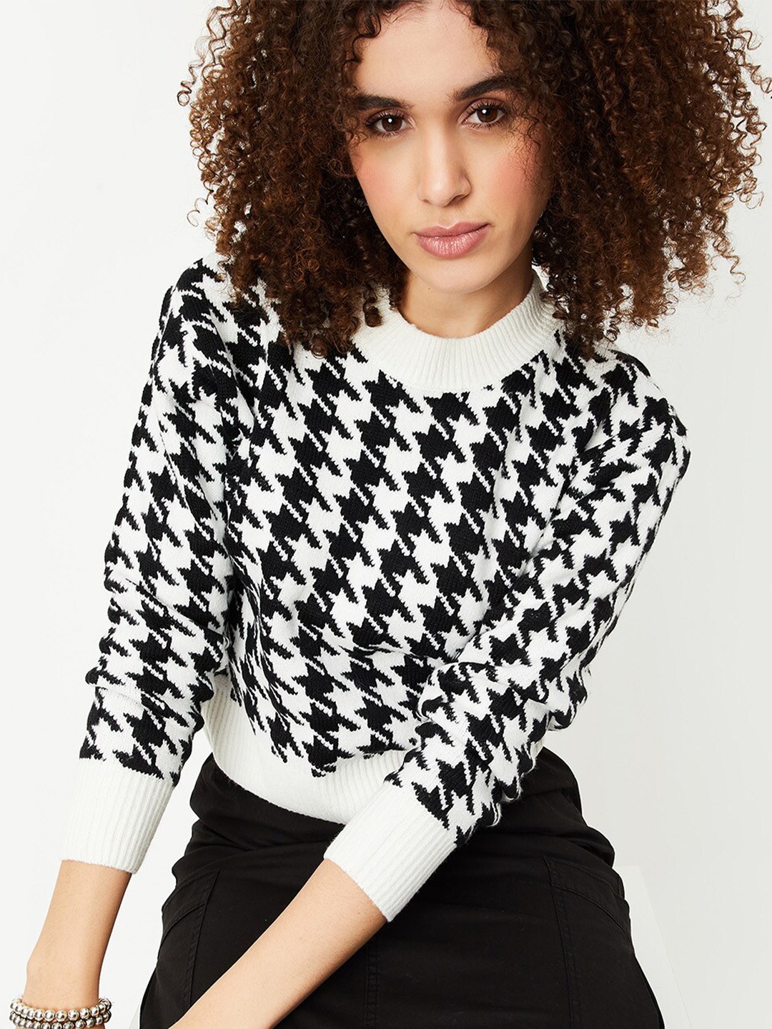 

max Conversational Printed Acrylic Pullover, White