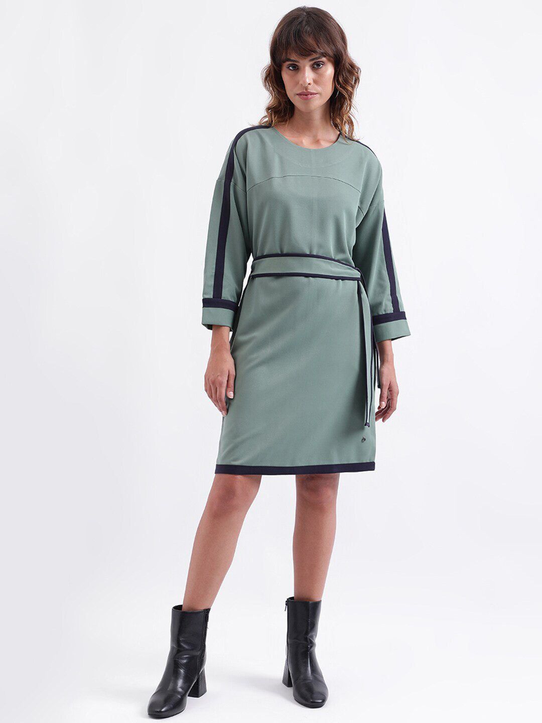

Iconic Round Neck Tie Ups A Line Dress, Green