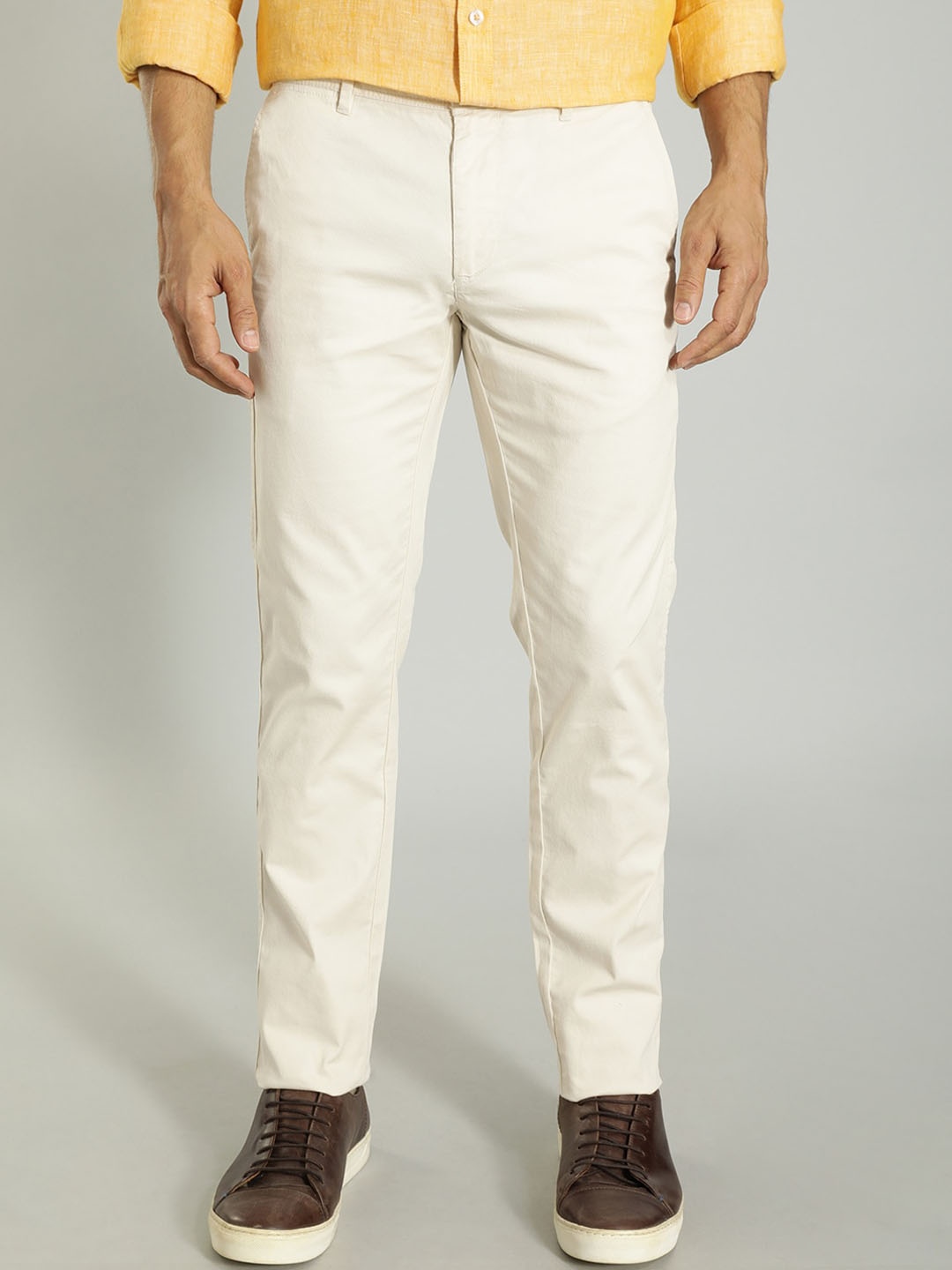 

Indian Terrain Men Brooklyn Slim Fit Regular Trousers, Beige