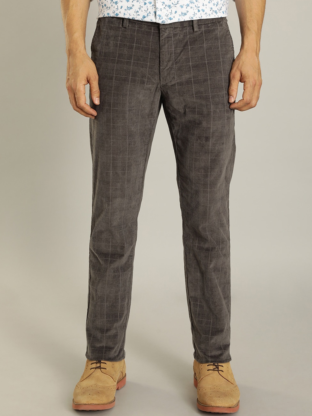 

Indian Terrain Men Checked Mid Rise Brooklyn Slim Fit Trousers, Grey