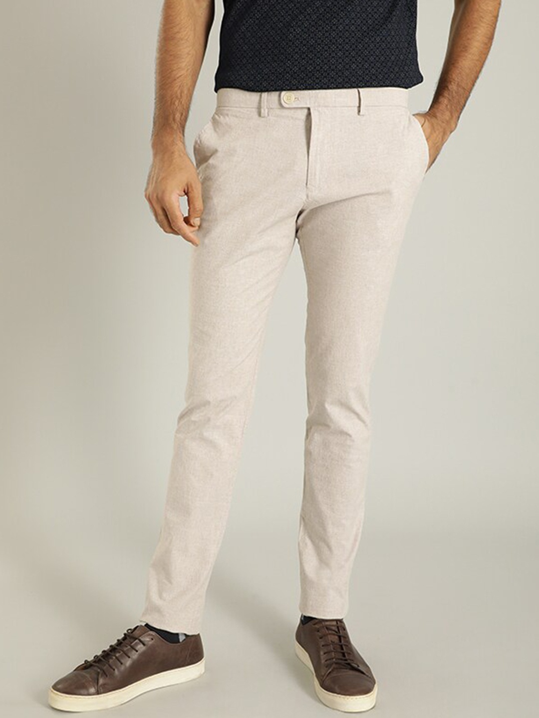 

Indian Terrain Men Urban Tapered Fit Trousers, Cream