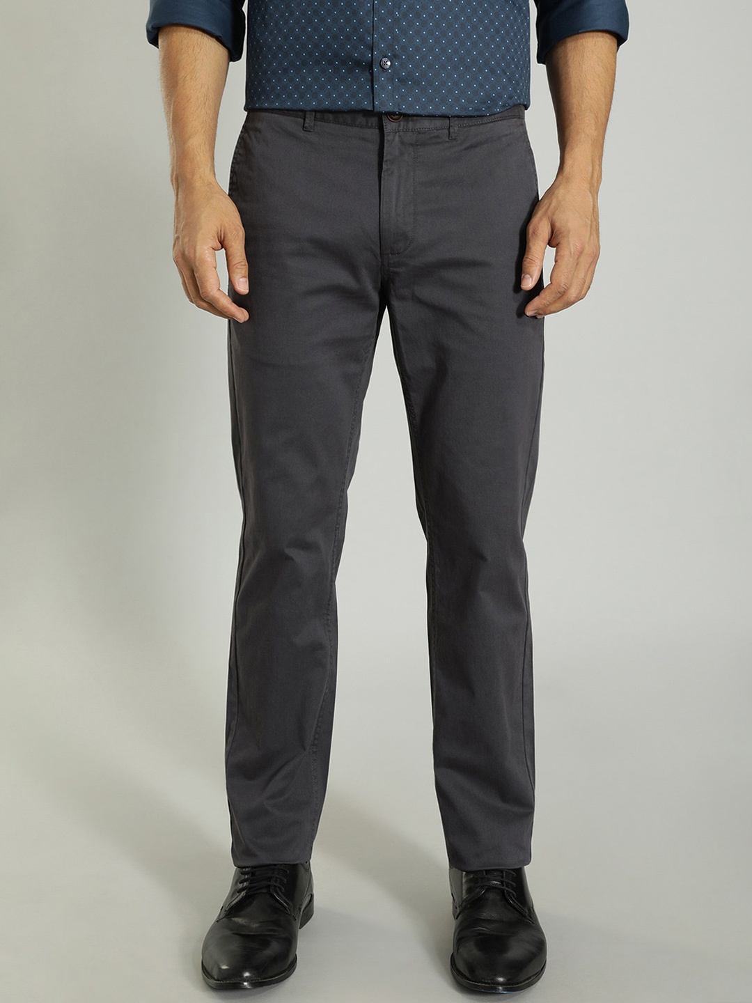 

Indian Terrain Men Brooklyn Slim Fit Trousers, Grey