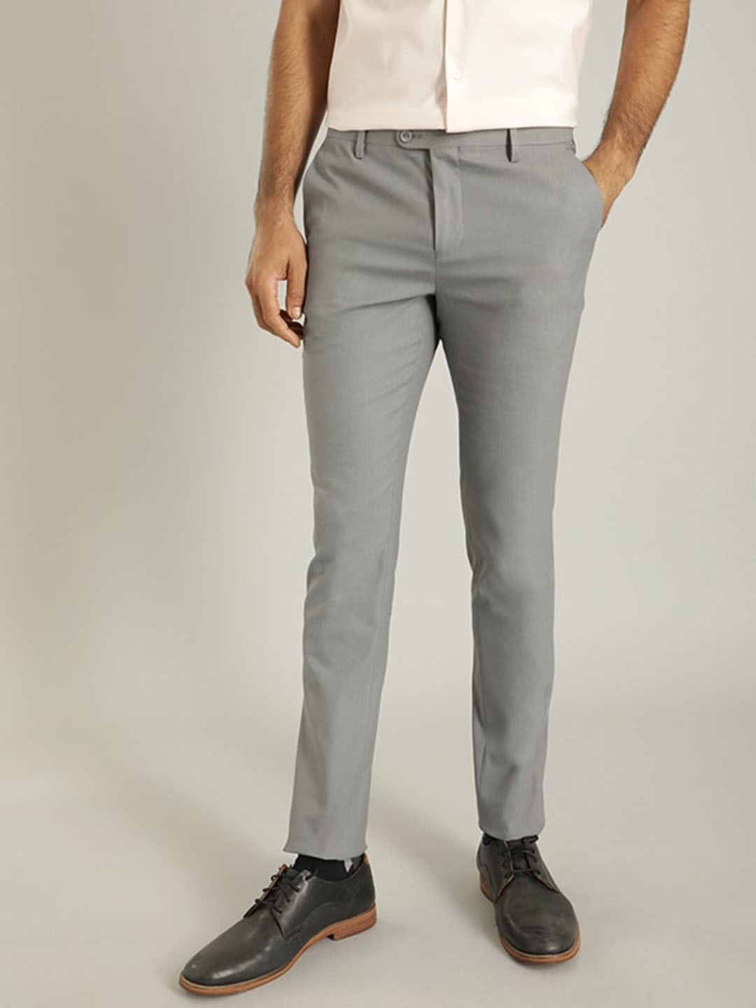 

Indian Terrain Men Urban Tapered Fit Trousers, Grey