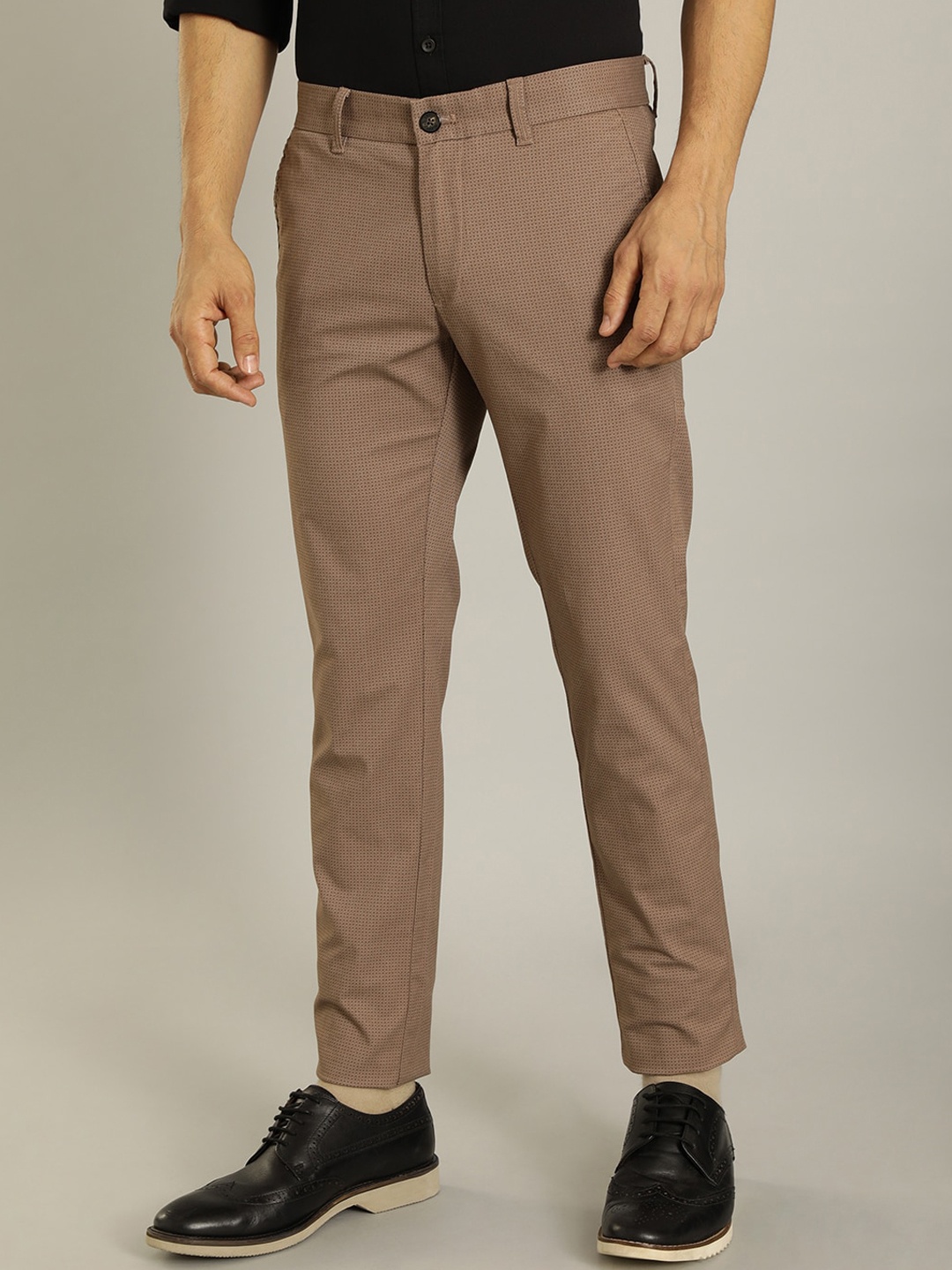 

Indian Terrain Men Brooklyn Slim Fit Mid Rise Trousers, Tan