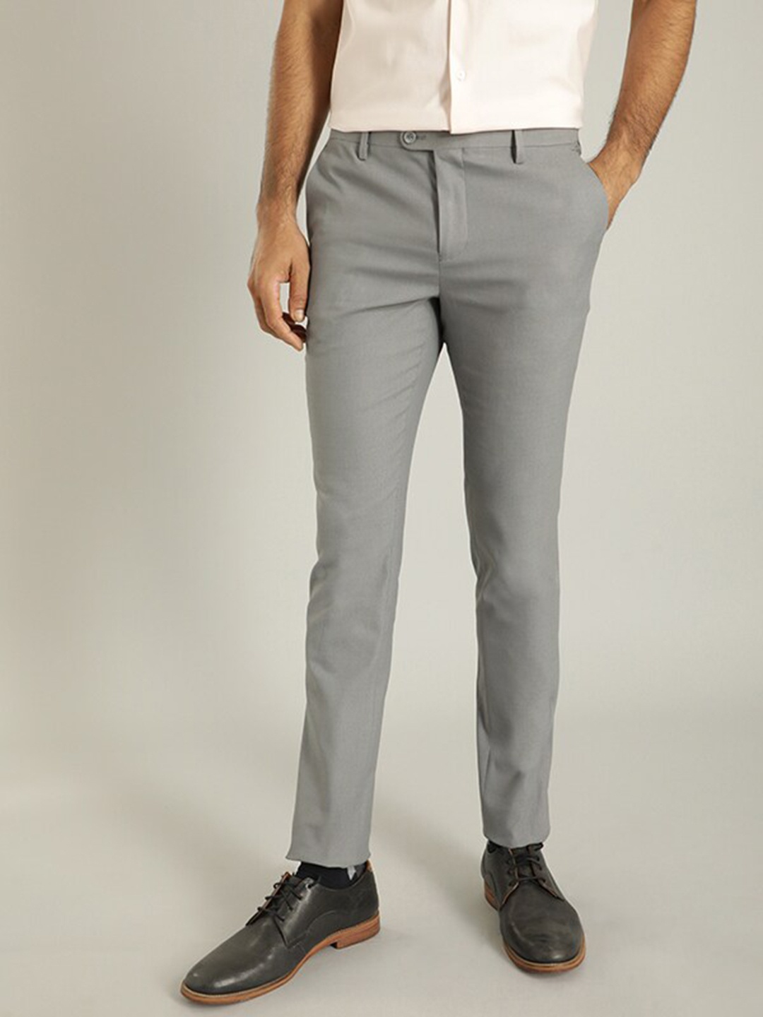 

Indian Terrain Men Urban Tapered Fit Chinos, Grey