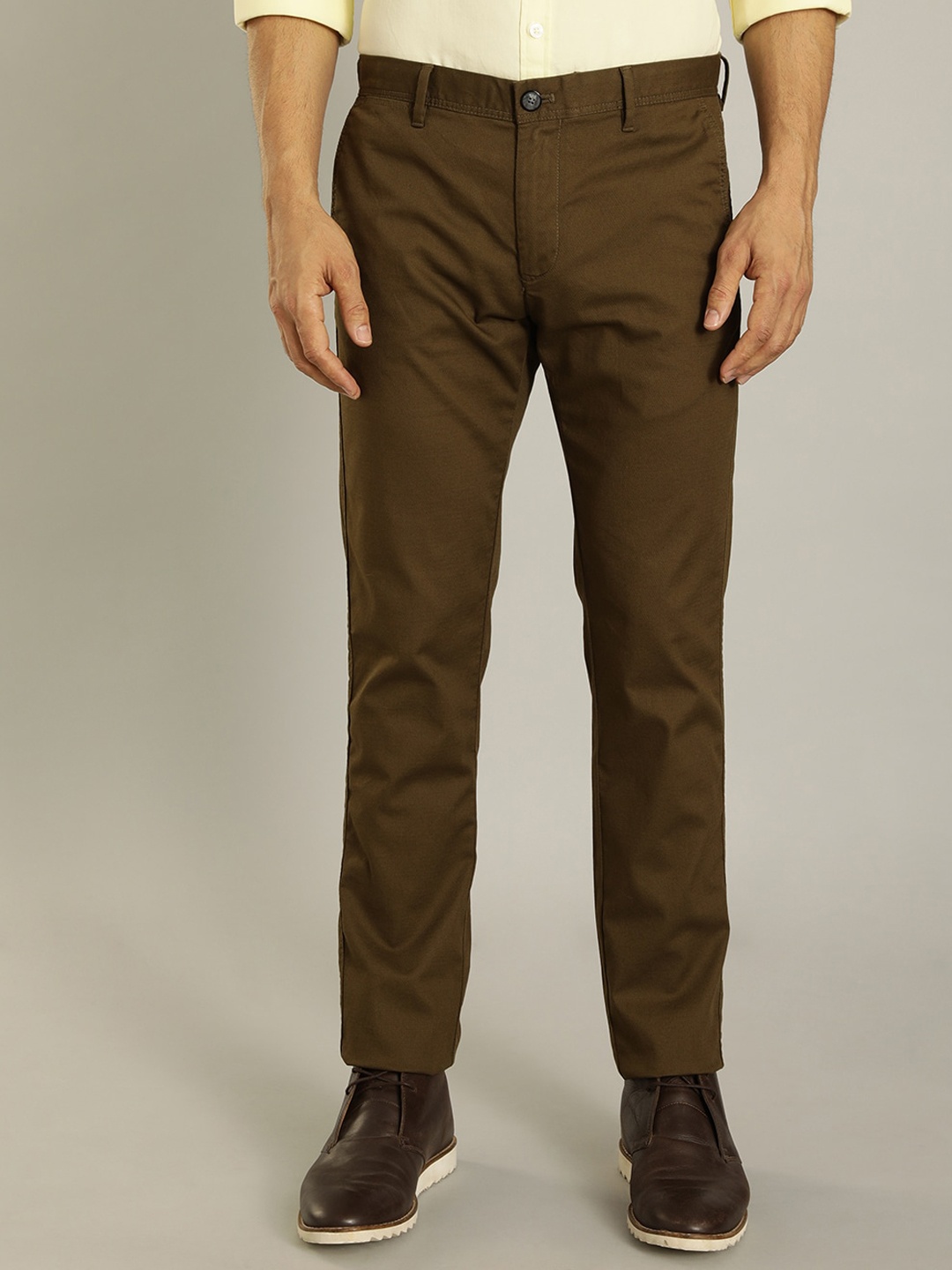 

Indian Terrain Men Brooklyn Slim Fit Trousers, Yellow