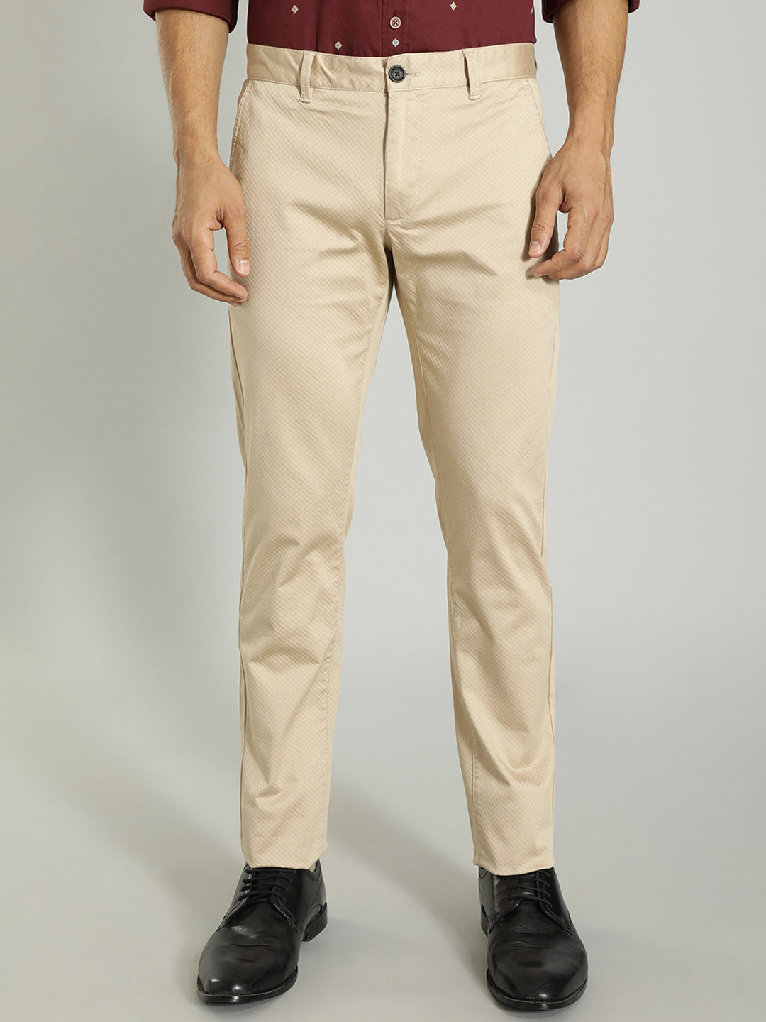 

Indian Terrain Men Brooklyn Slim Fit Trousers, Khaki