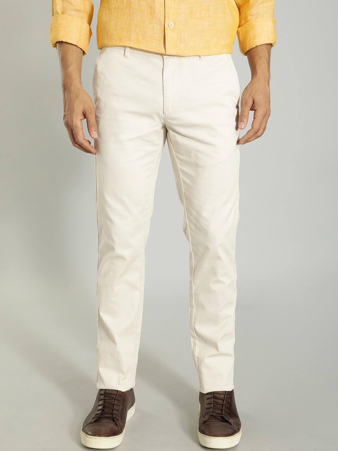 

Indian Terrain Men Brooklyn Slim Fit Trousers, Beige