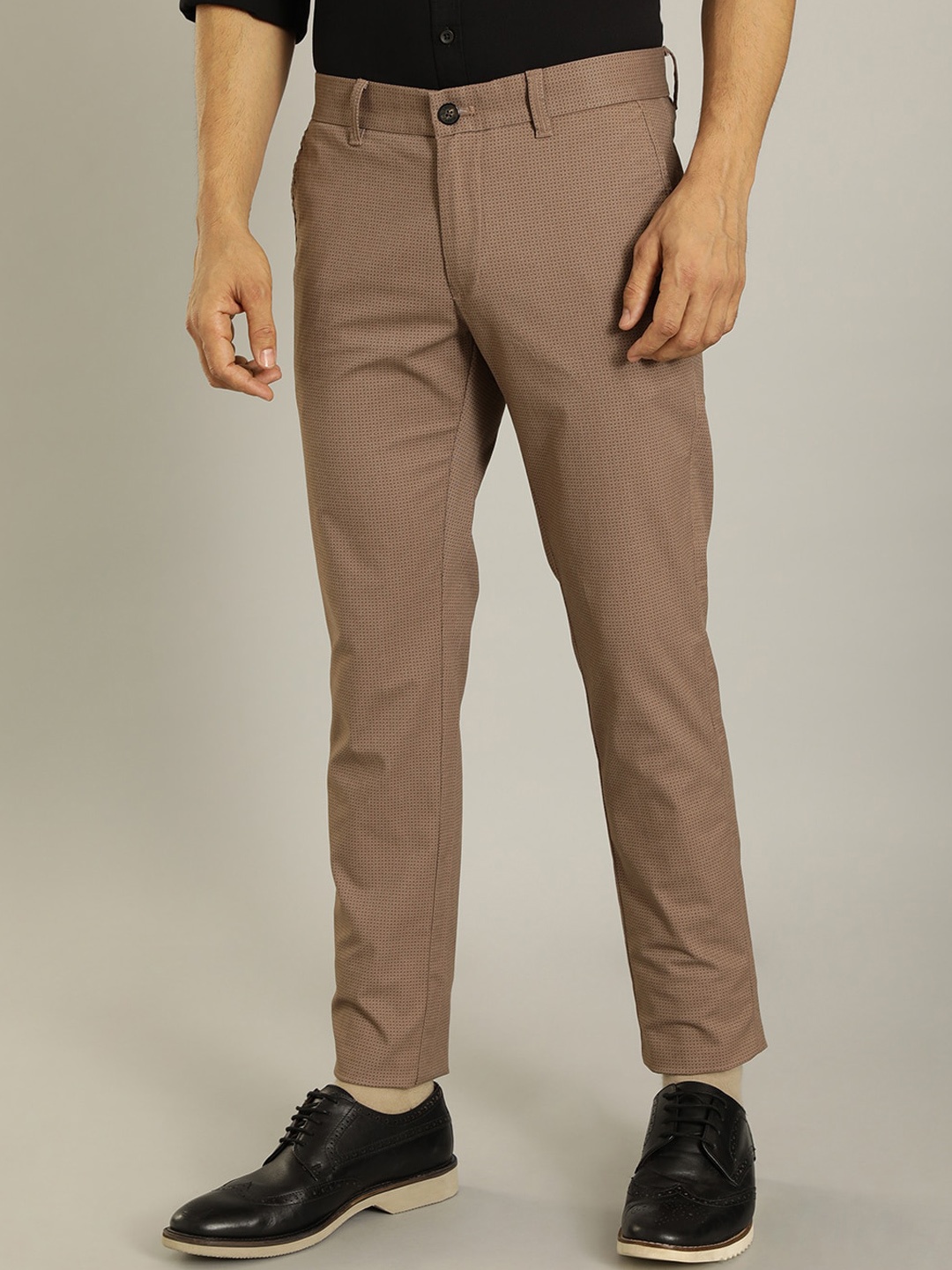 

Indian Terrain Men Textured Brooklyn Slim Fit Trousers, Tan