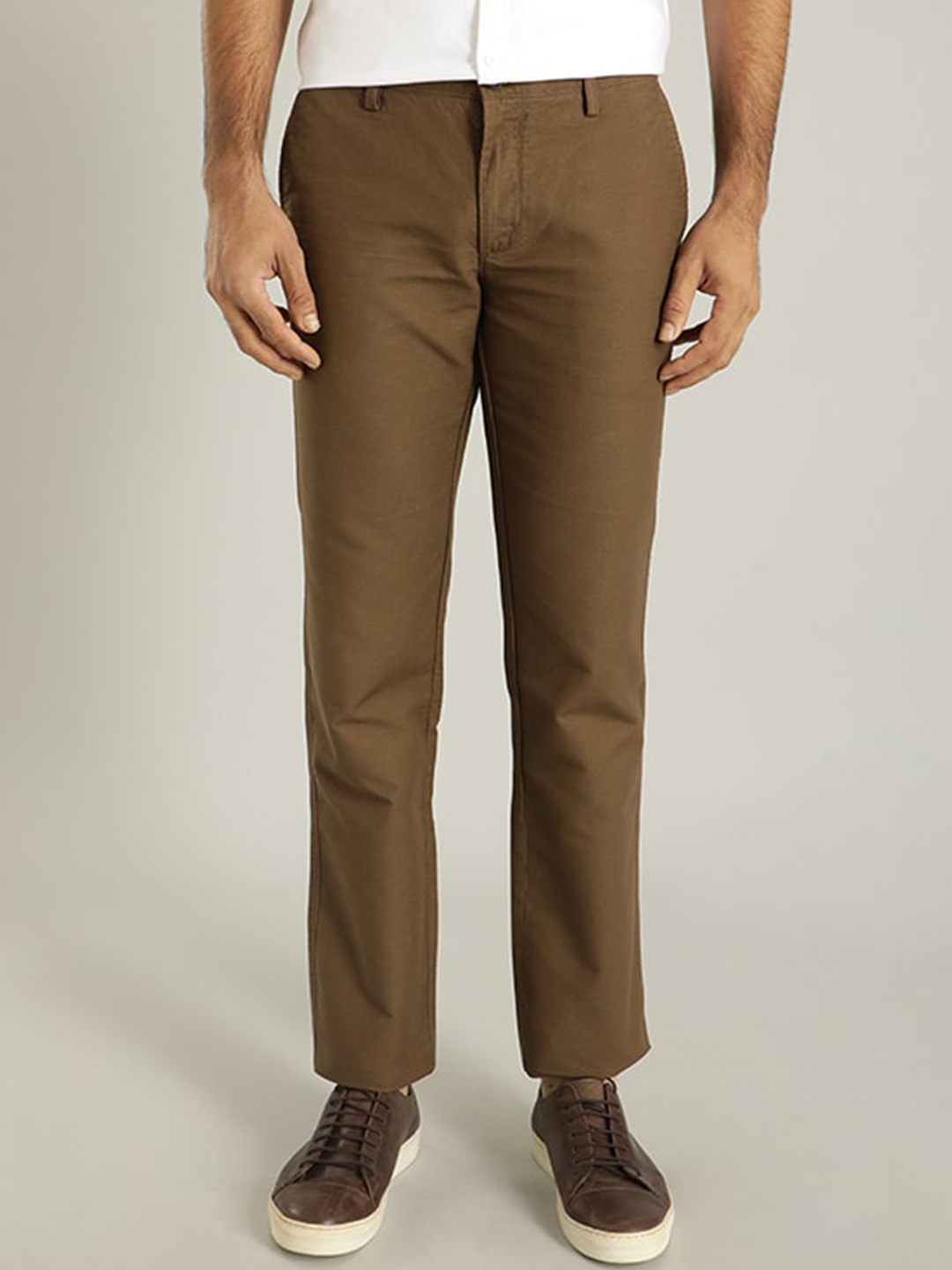 

Indian Terrain Men Mid-Rise Kansas Cotton Trousers, Tan