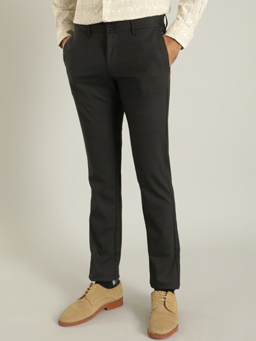 

Indian Terrain Men Brooklyn Slim Fit Mid Rise Trousers, Black
