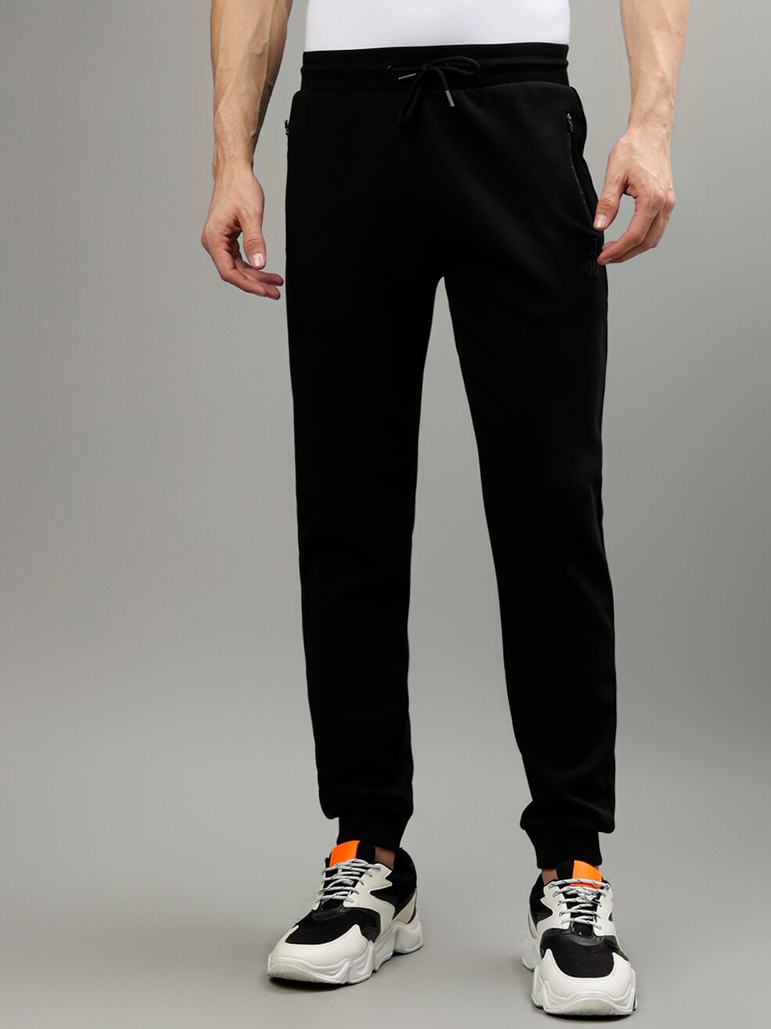 

Iconic Men Regular Fit Mid-Rise Plain Joggers, Black