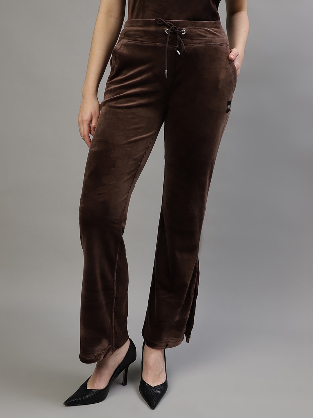 

DKNY Women Loose Fit Mid-Rise Parallel Trousers, Brown