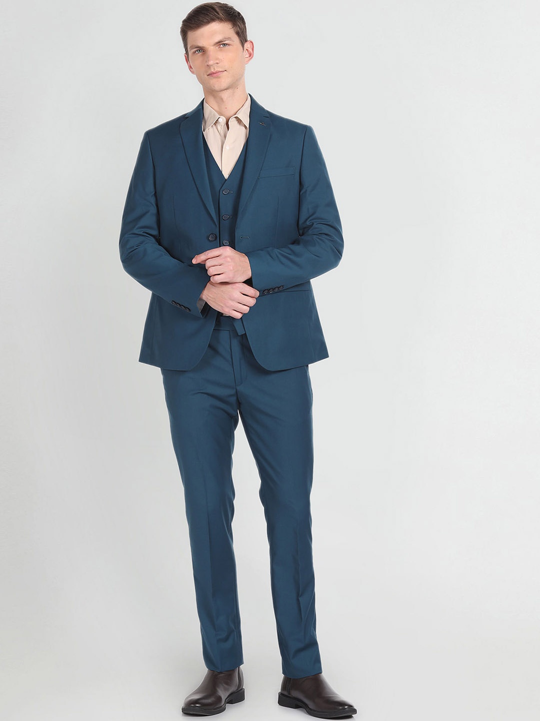 

Arrow 3-Pcs Tailored Fit Single-Breasted Blazer With Waistcoat & Trouser, Teal