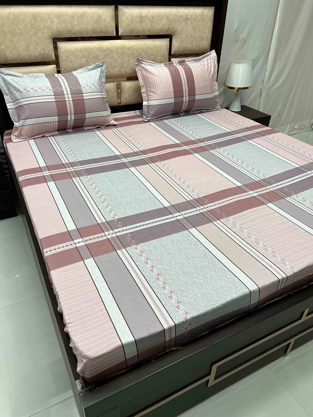 

Pure Decor Royal Velar Peach Striped Cotton 380TC King Bedsheet with 2 Pillow Covers