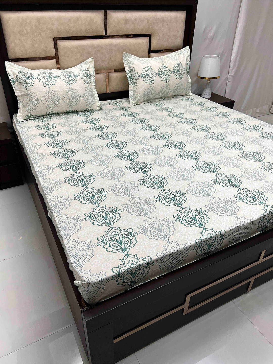 

Pure Decor Royal Velar Green Floral Cotton 380 TC King Bedsheet with 2 Pillow Covers