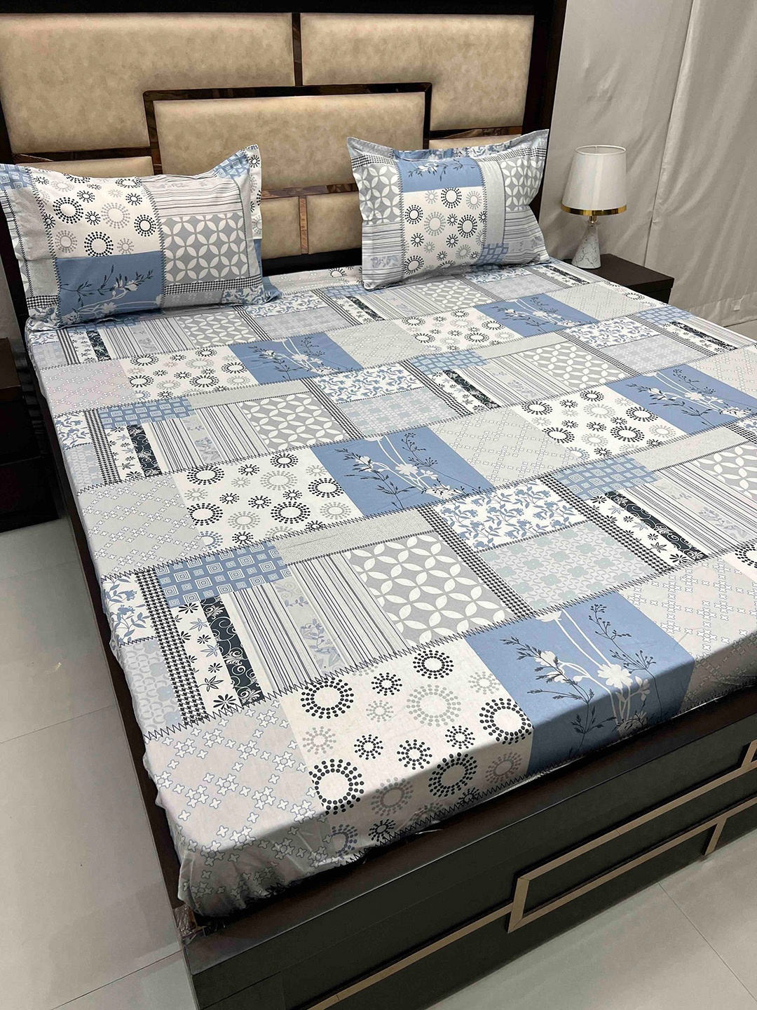 

Pure Decor Royal Velar Grey Floral Cotton 380 TC King Bedsheet With 2 Pillow Covers