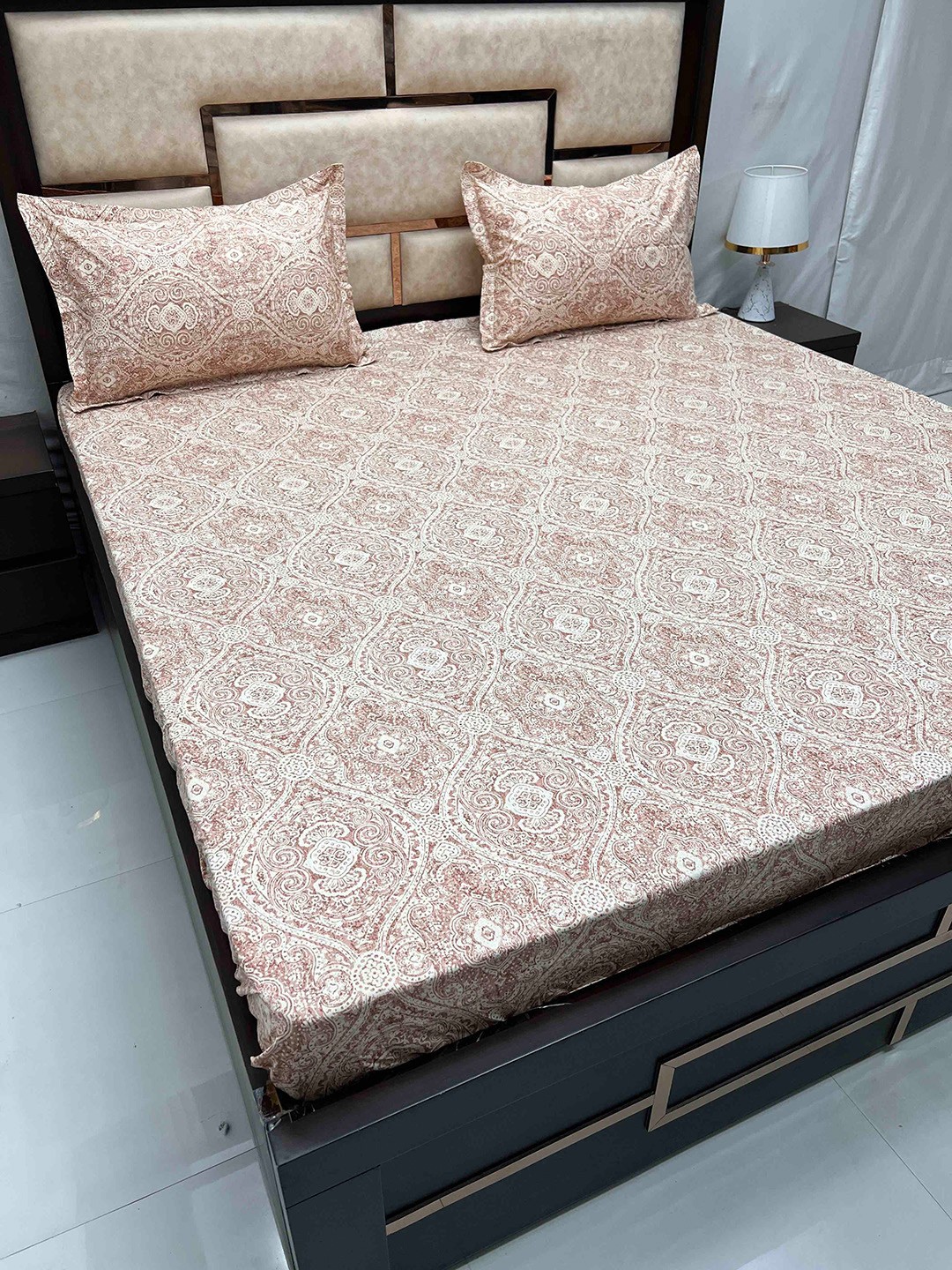 

Pure Decor Royal Velar Brown Motifs Cotton 380 TC King Bedsheet With 2 Pillow Covers