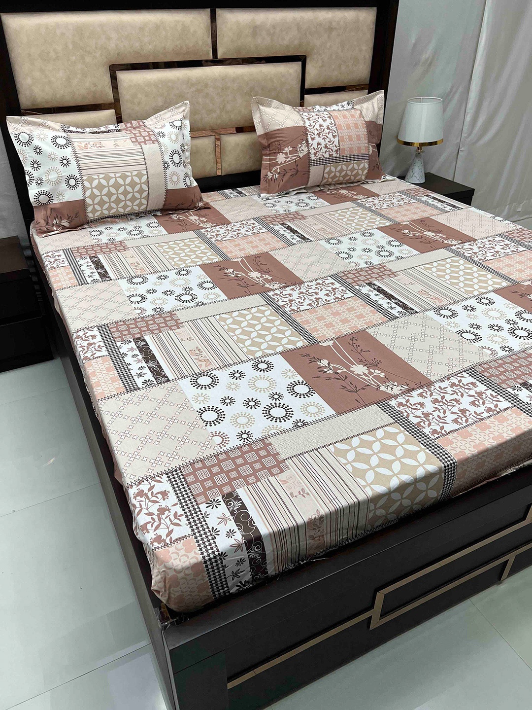 

Pure Decor Royal Velar Brown Floral Cotton 380 TC King Bedsheet With 2 Pillow Covers