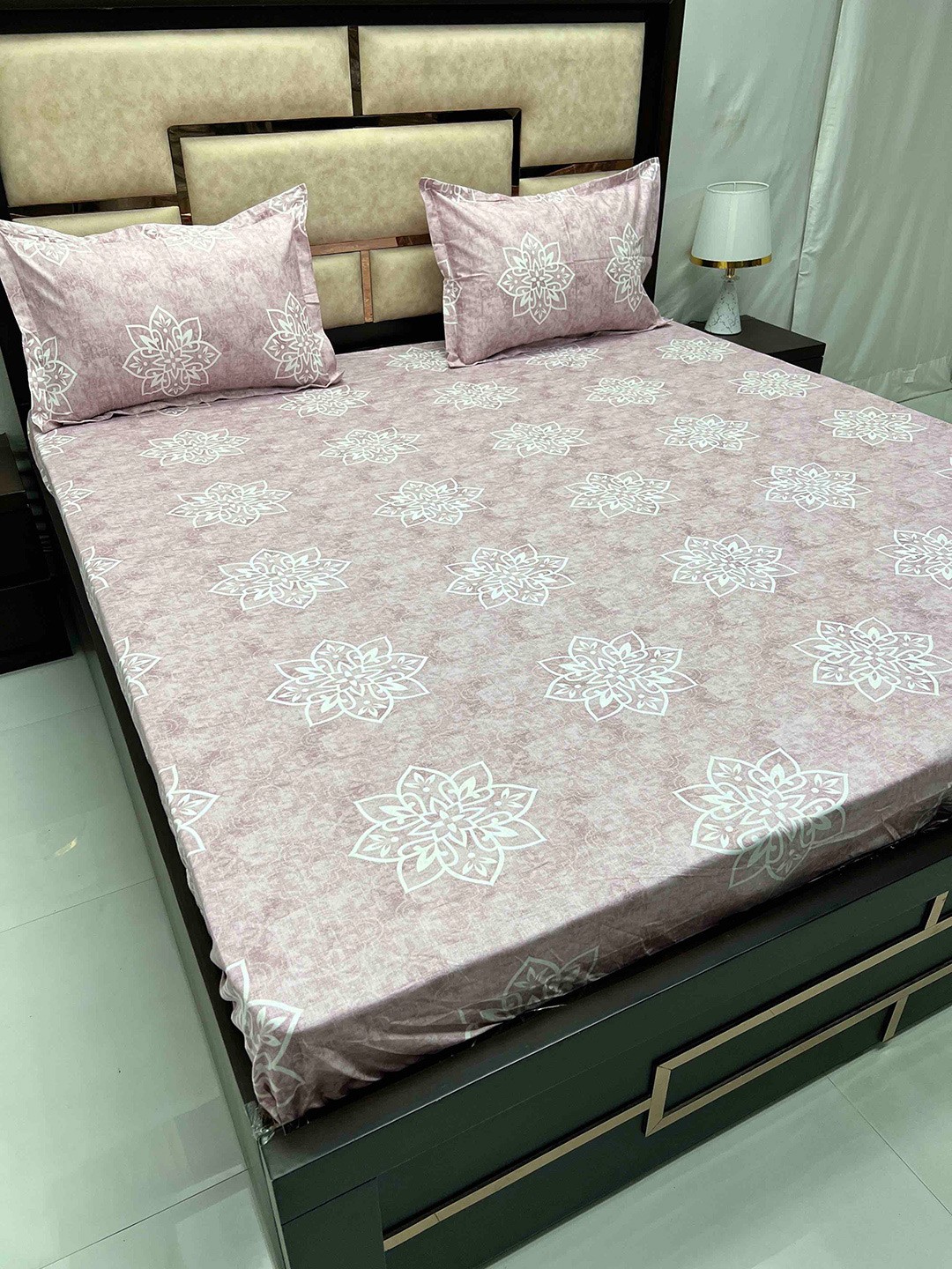 

Pure Decor Royal Velar Pink Floral Cotton 380 TC King Bedsheet With 2 Pillow Covers