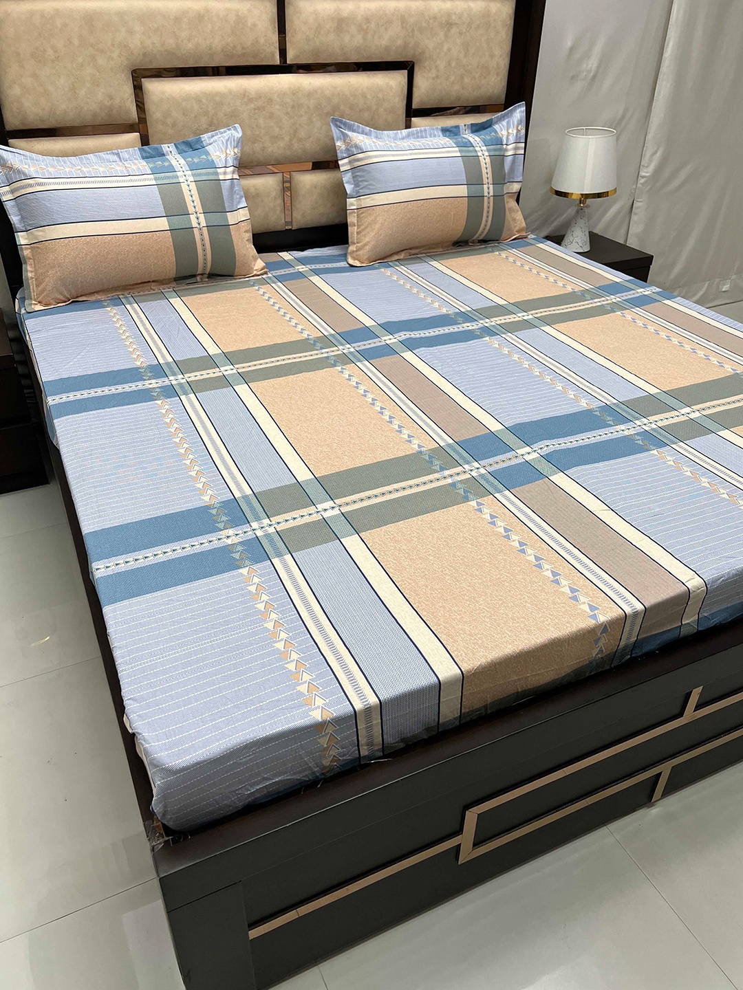 

Pure Decor Royal Velar Blue Geometric Cotton 380 TC King Bedsheet With 2 Pillow Covers