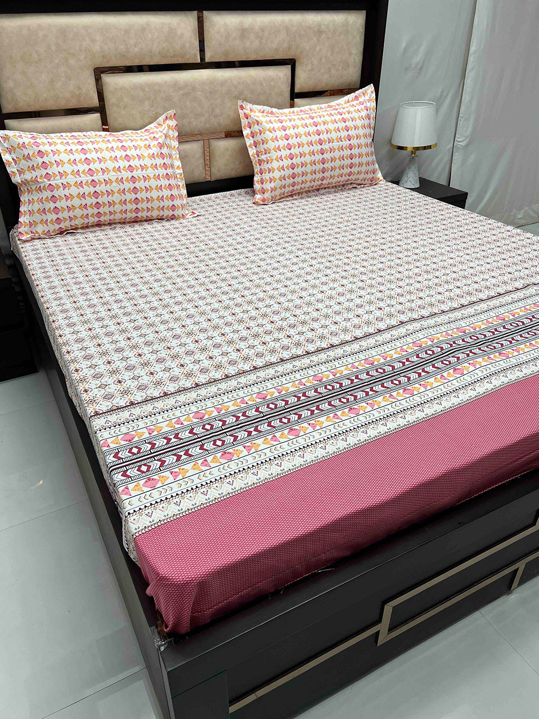

Pure Decor Lifestyle Pink Ethnic Motifs Cotton 380 TC King Bedsheet With 2 Pillow Covers
