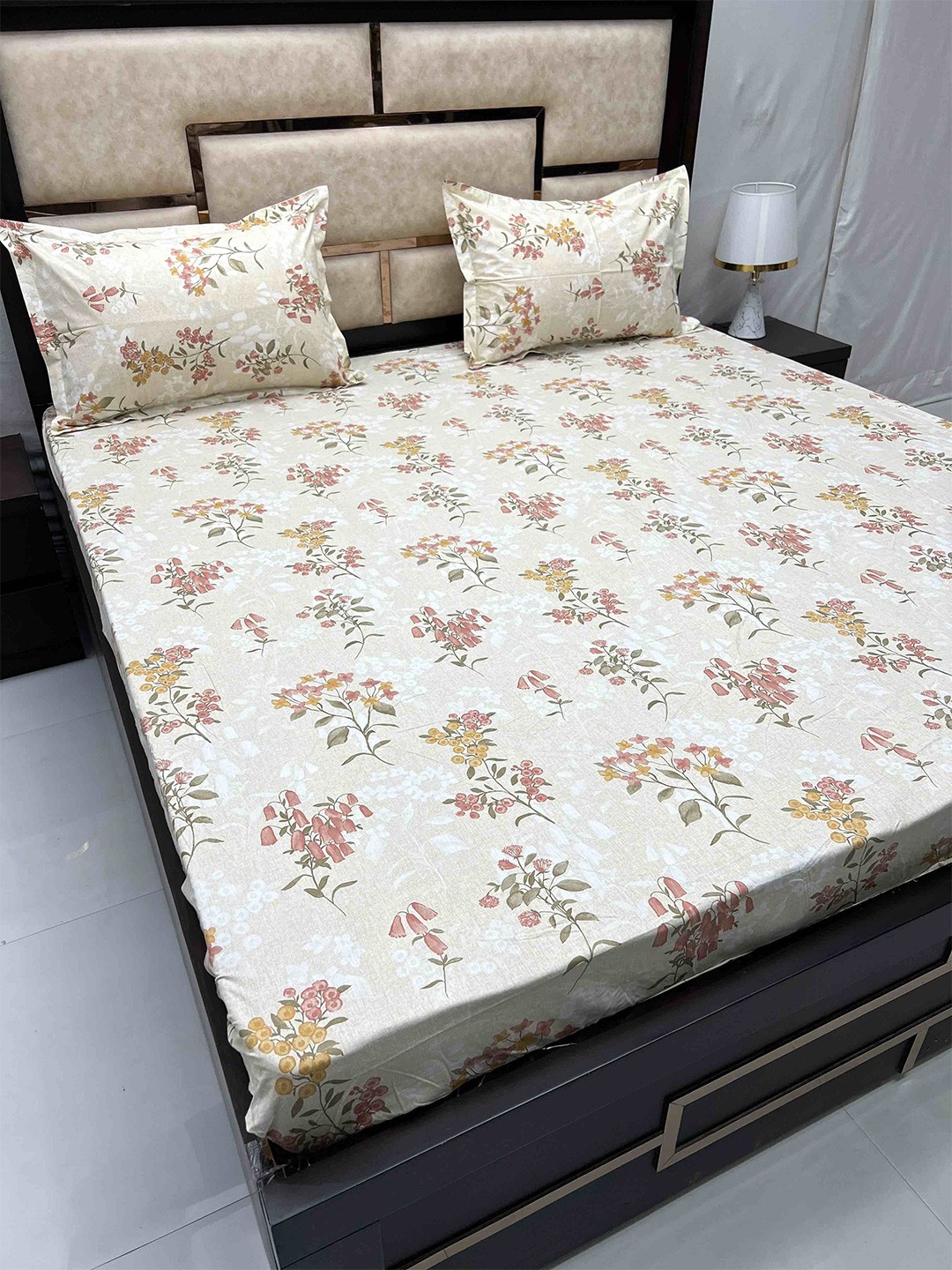 

Pure Decor Villa Beige & Yellow Floral Cotton 380 TC King Bedsheet with 2 Pillow Covers