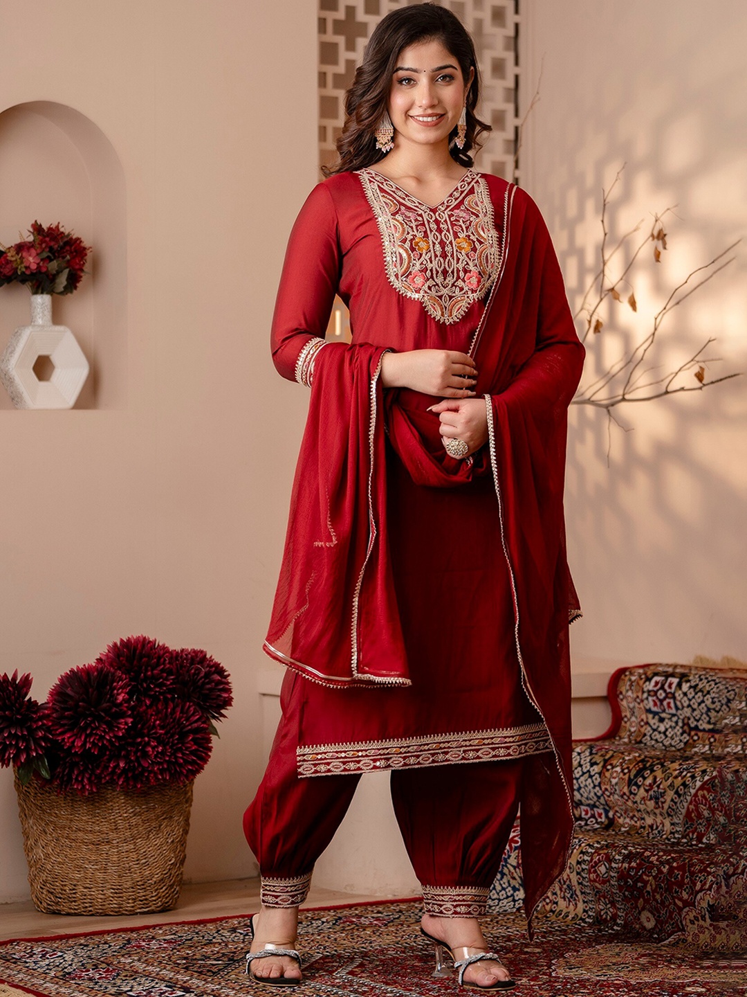 

Charu Ethnic Motifs Embroidered V-Neck Thread Work Kurta With Salwar & Dupatta, Maroon