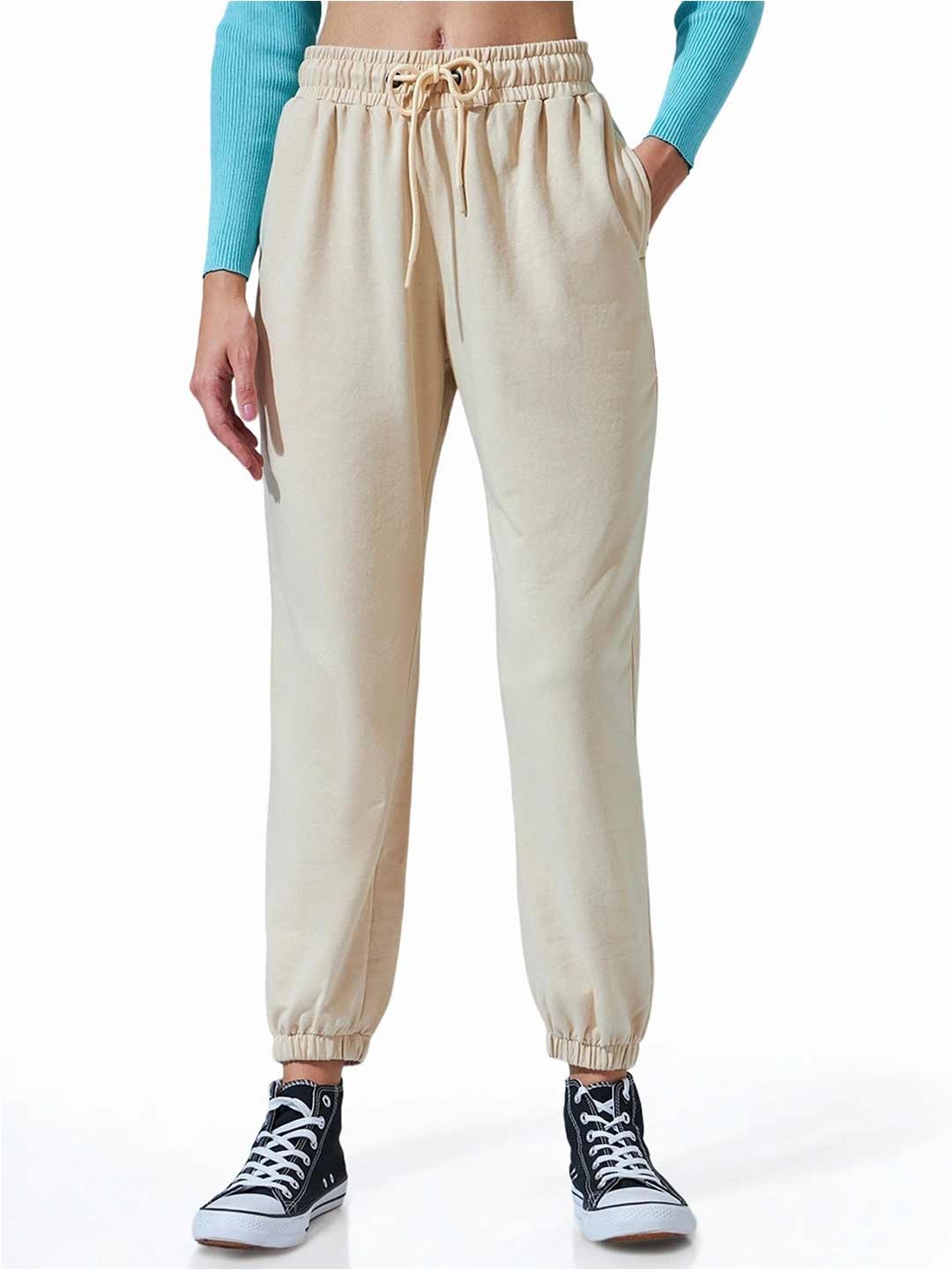 

Bewakoof Air 1.0 Women Oversized Joggers, Brown