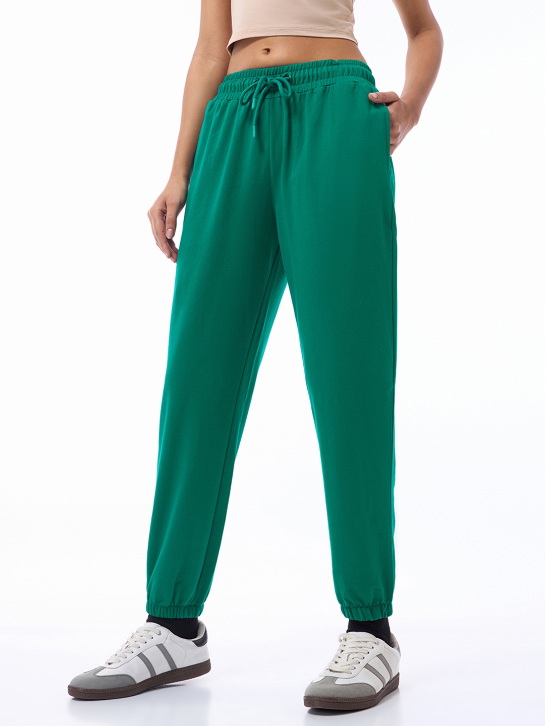

Bewakoof Air 1.0 Women Oversized Joggers, Green