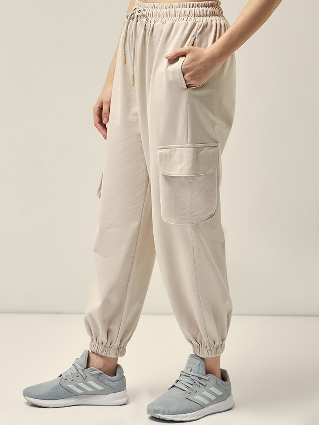 

Bewakoof Air 1.0 Women Swan Oversized Cargo Joggers, White
