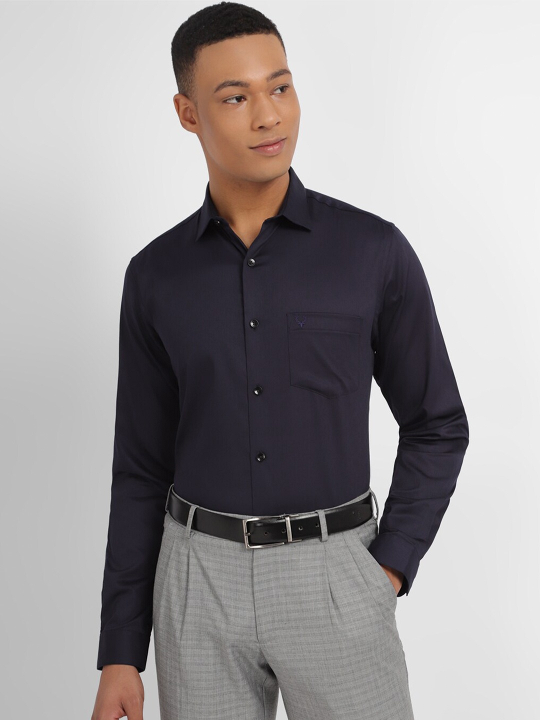 

Allen Solly Slim Fit Spread Collar Pure Cotton Formal Shirt, Navy blue