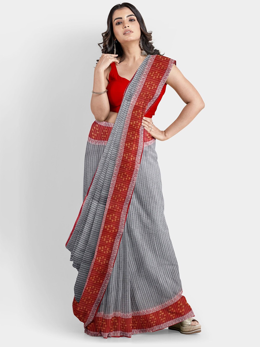 

WoodenTant Woven Design Pure Cotton Taant Saree, Grey