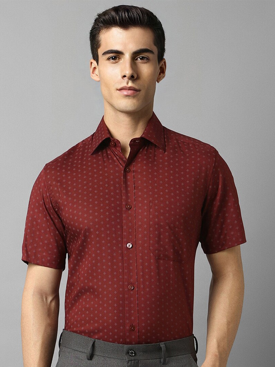 

Louis Philippe Classic Fit Print Half Sleeves Formal Shirt, Maroon