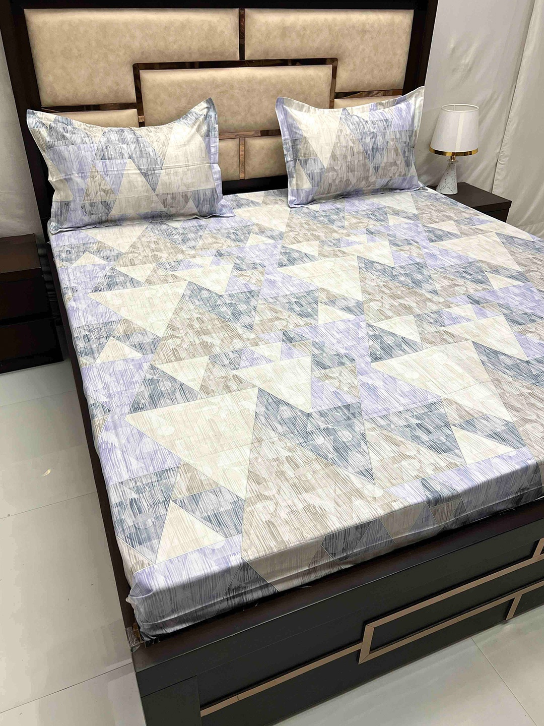 

Pure Decor Divine Fur Blue Geometric Cotton 400 TC SuperKing Bedsheet With 2 Pillow Covers, Cream